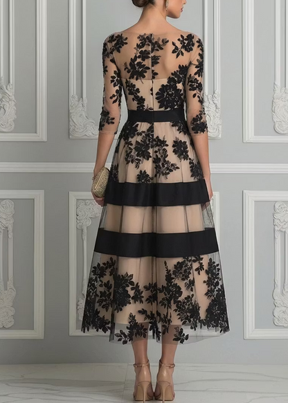 Vestido Midi Línea Elegante en Encaje Negro