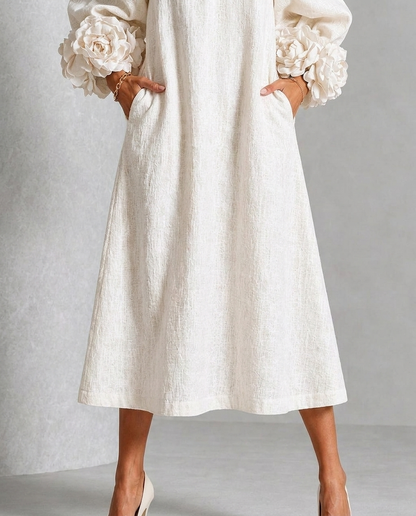 Vestido Midi Blanco con Botones de Flores y Mangas Decoradas