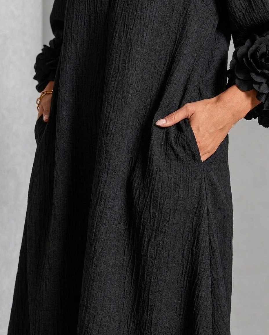 Vestido Midi Negro Floral con Botones y Mangas Florales Extravagantes
